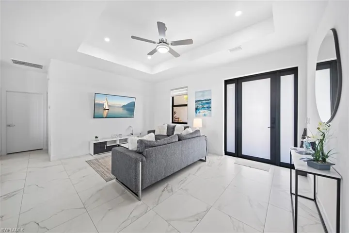 317 Kismet Pkwy E, Cape Coral, Florida 33909