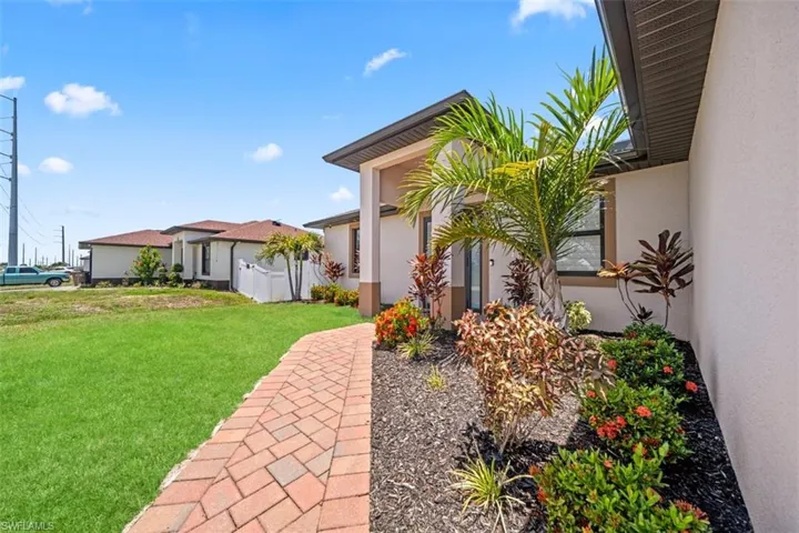 317 Kismet Pkwy E, Cape Coral, Florida 33909