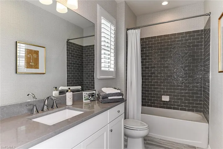 2646  Seychelles  DR, Naples, FL 34112