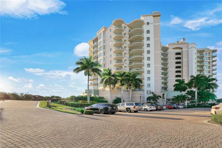 4811 Island Pond Ct 302, Bonita Springs, Florida 34134