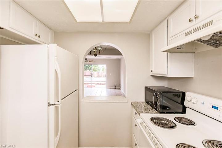 1123 SW 48th  TER, CAPE CORAL, FL 33914