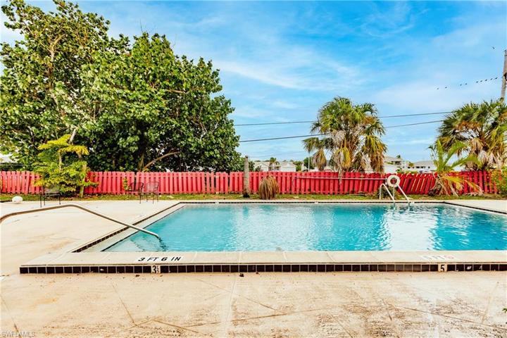 1123 SW 48th  TER, CAPE CORAL, FL 33914