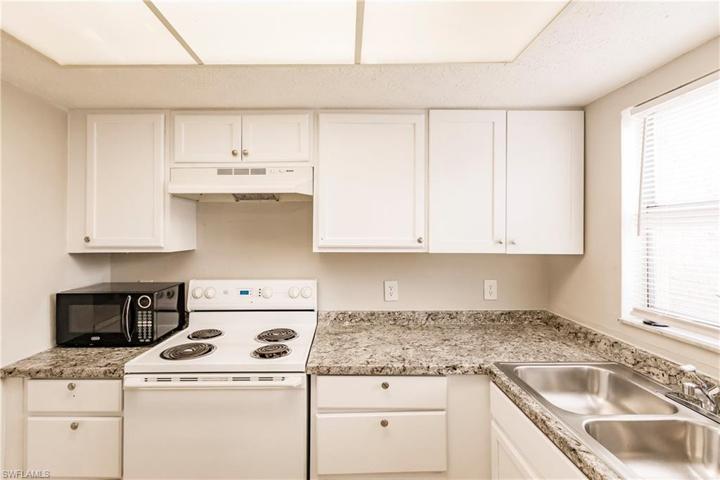 1123 SW 48th  TER, CAPE CORAL, FL 33914
