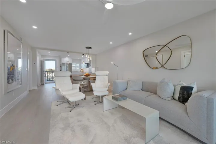 57  High Point W CIR, Naples, FL 34103