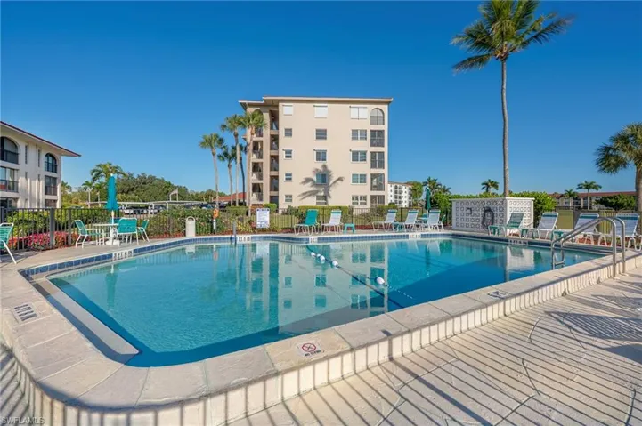 57  High Point W CIR, Naples, FL 34103
