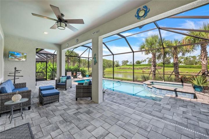 Enjoy your morning coffee or evening beverage poolside while taking in the beautiful views.