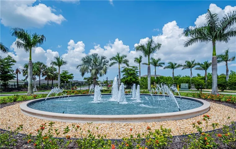 Fountain off Del Prado main entrance