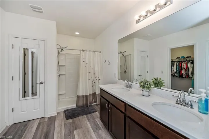 Primary (Master)Bathroom with dual sinks
