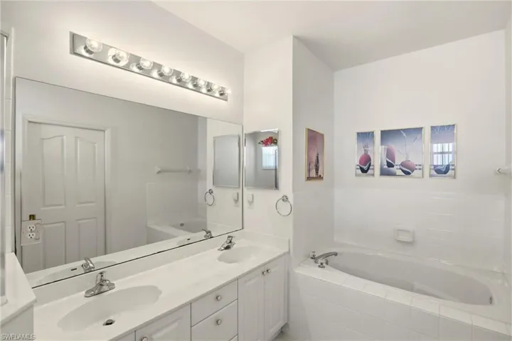 511  Joseph  CT, Naples, FL 34104