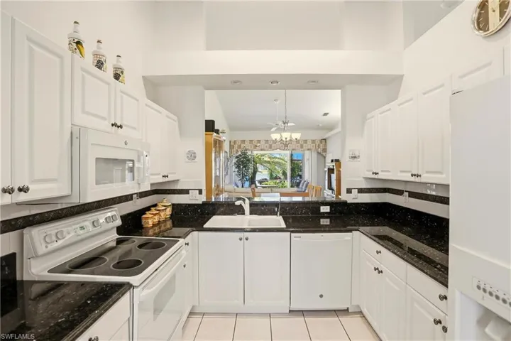 511  Joseph  CT, Naples, FL 34104