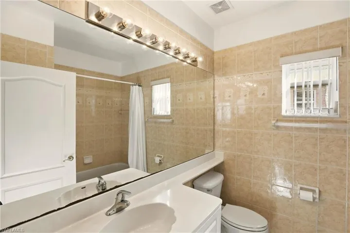 511  Joseph  CT, Naples, FL 34104
