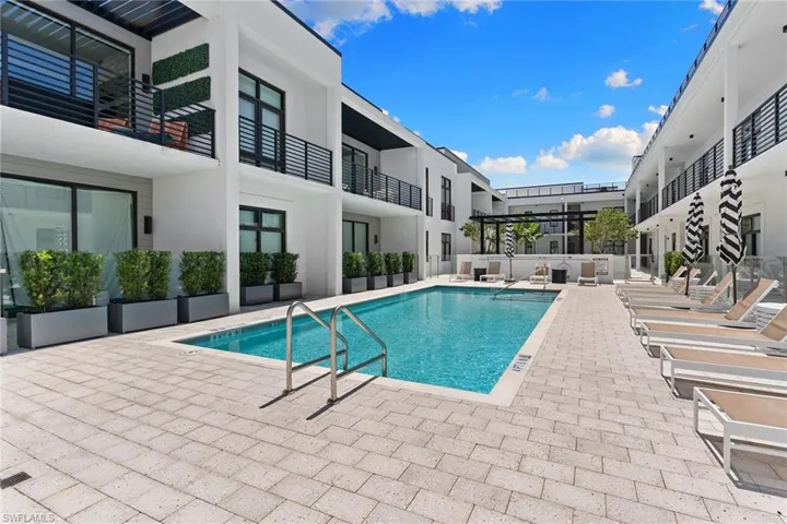 850  Central  AVE, Naples, FL 34102