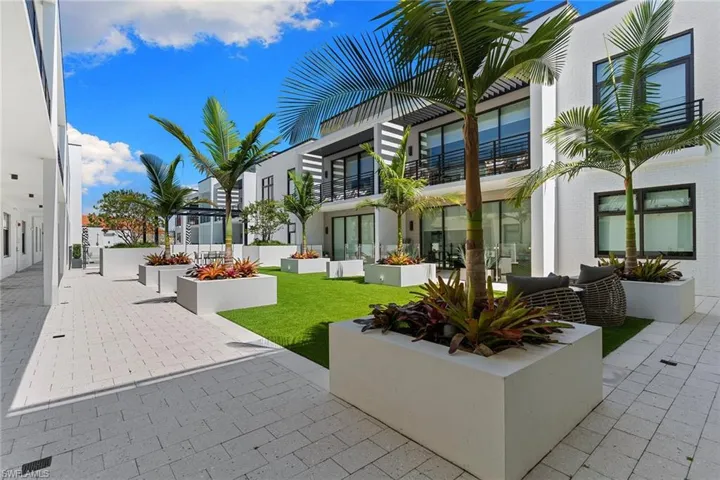 850 Central Ave 311, Naples, Florida 34102