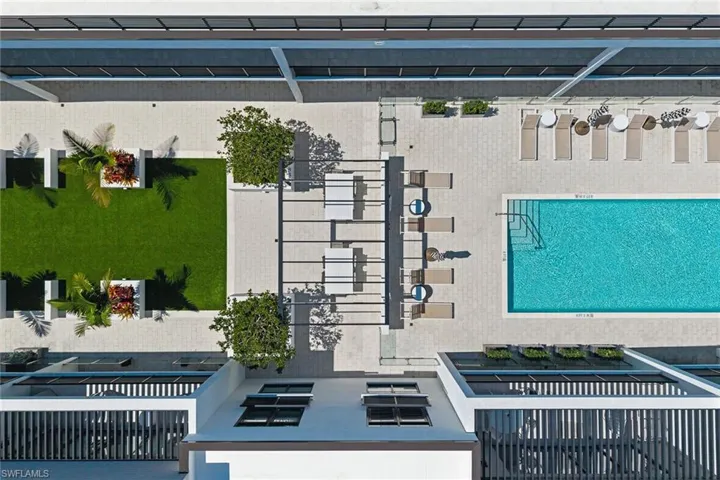 850  Central  AVE, Naples, FL 34102