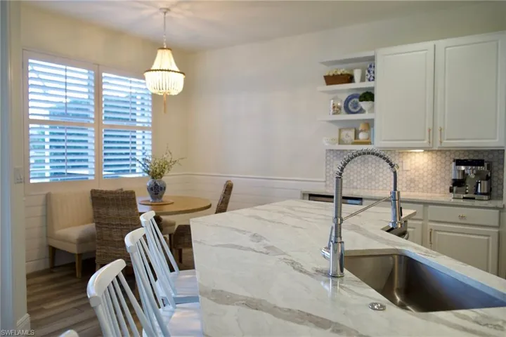 3944  Ruxton  RD, Naples, FL 34116