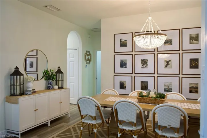 3944  Ruxton  RD, Naples, FL 34116