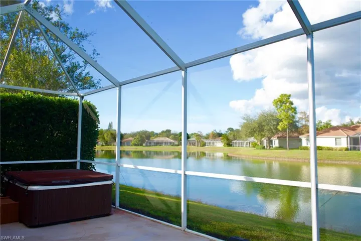 3944  Ruxton  RD, Naples, FL 34116