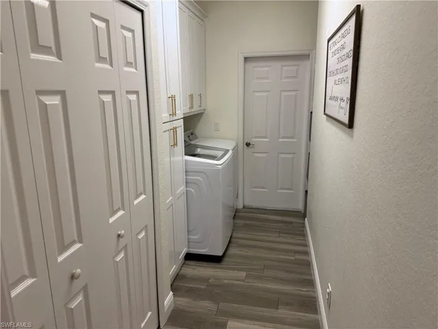 3944  Ruxton  RD, Naples, FL 34116