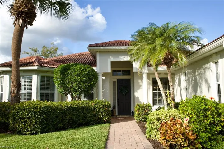 3944  Ruxton  RD, Naples, FL 34116