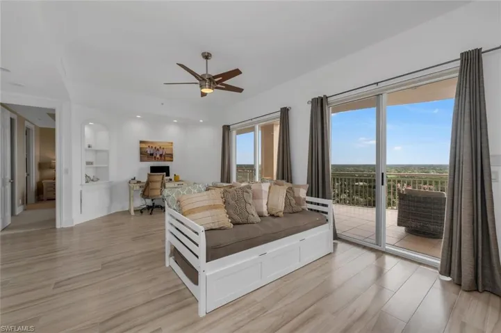 Family room/4th bedroom