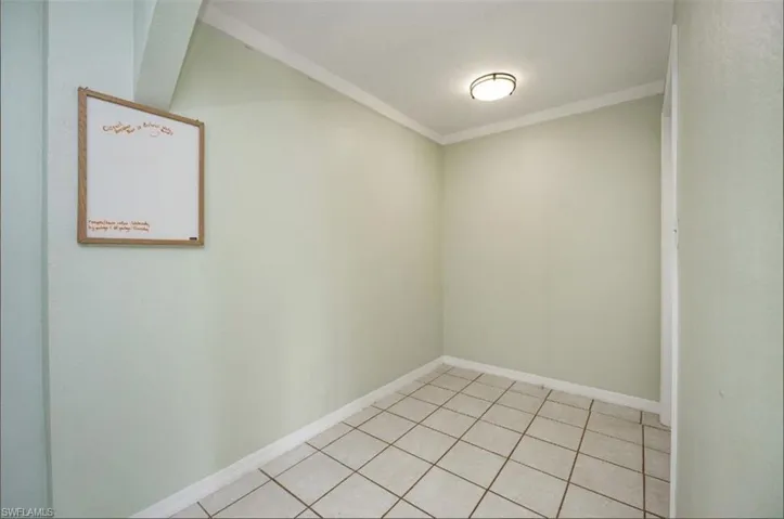 Dining area off kitchen