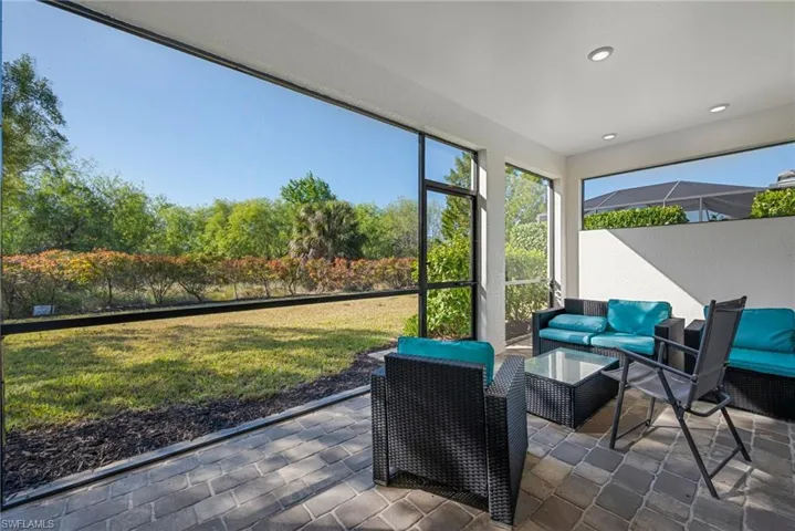 Sunroom / solarium with an outdoor lounge area