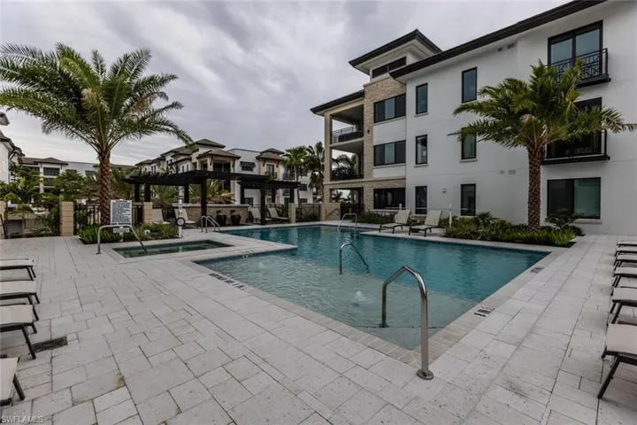 1130  3rd S AVE, Naples, FL 34102