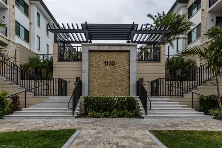 1130  3rd S AVE, Naples, FL 34102