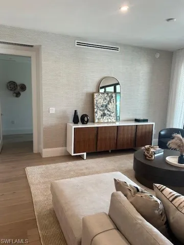 1130  3rd S AVE, Naples, FL 34102