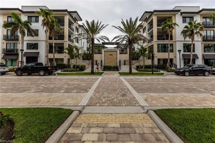 1130  3rd S AVE, Naples, FL 34102