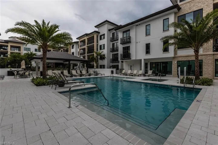 1130  3rd S AVE, Naples, FL 34102