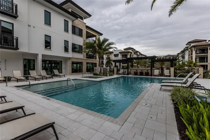 1130  3rd S AVE, Naples, FL 34102