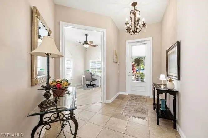 2314 Heydon Cir W, Naples, Florida 34120