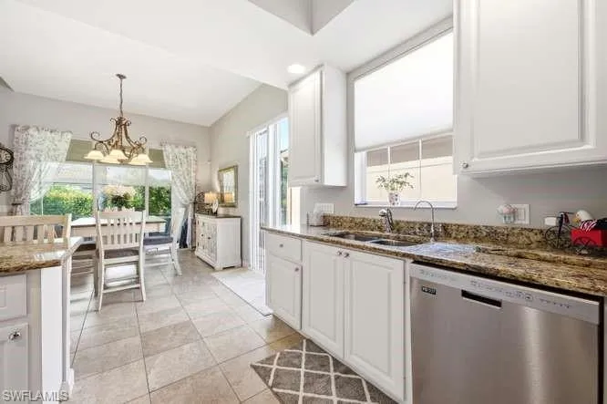2314 Heydon Cir W, Naples, Florida 34120