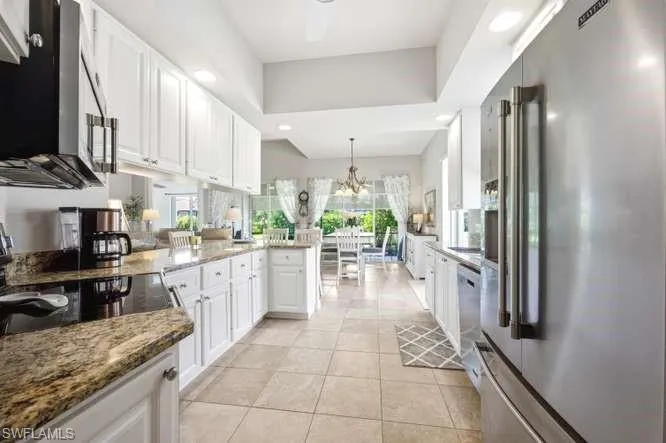 2314 Heydon Cir W, Naples, Florida 34120