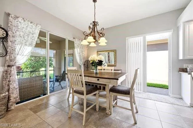 2314 Heydon Cir W, Naples, Florida 34120