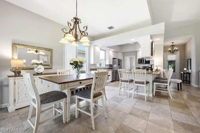 2314 Heydon Cir W, Naples, Florida 34120