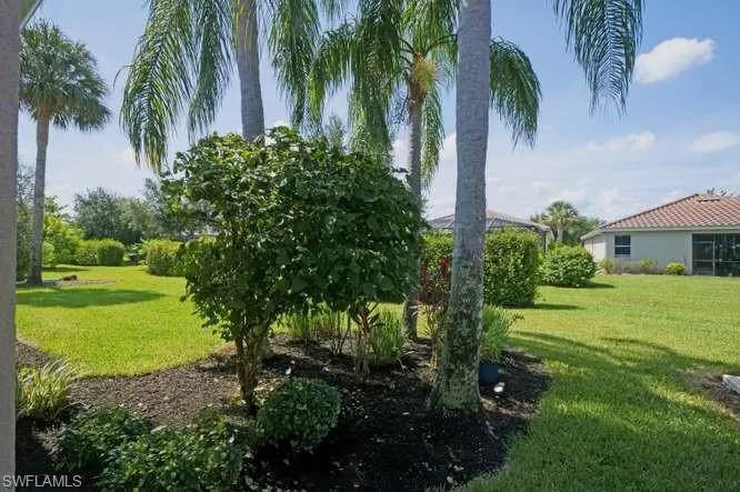 2314 Heydon Cir W, Naples, Florida 34120