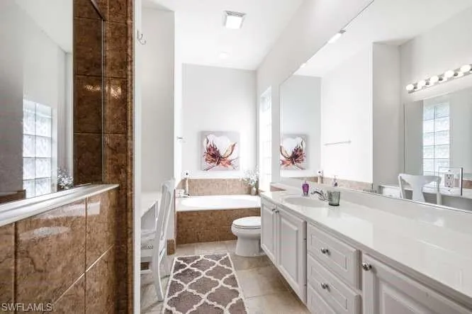 2314 Heydon Cir W, Naples, Florida 34120