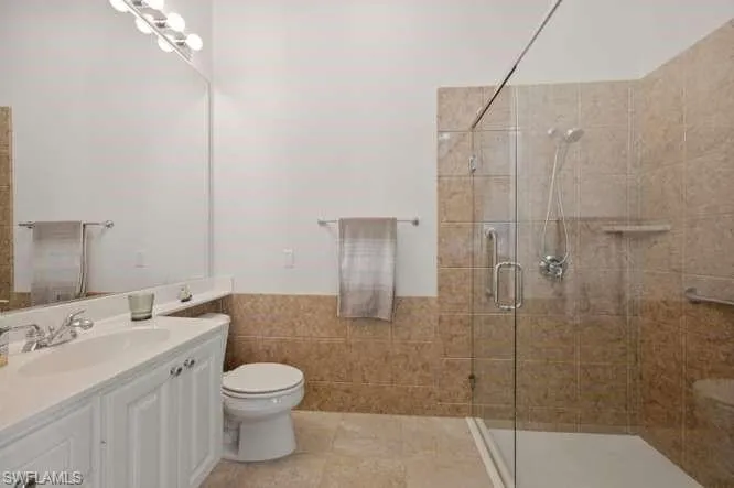 2314 Heydon Cir W, Naples, Florida 34120