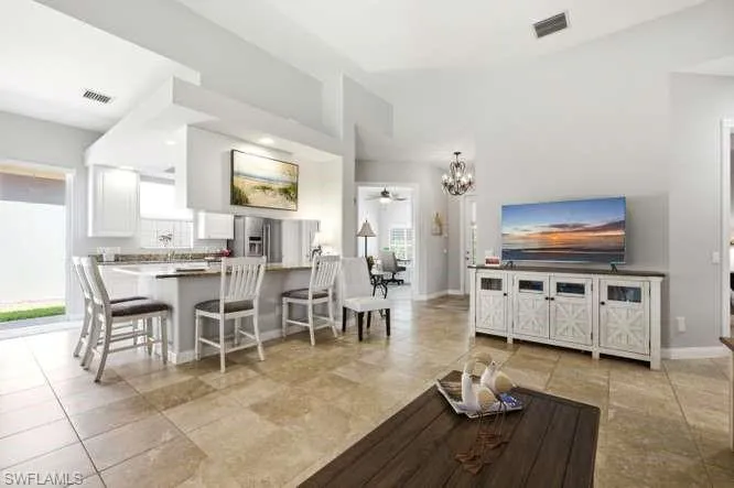 2314 Heydon Cir W, Naples, Florida 34120