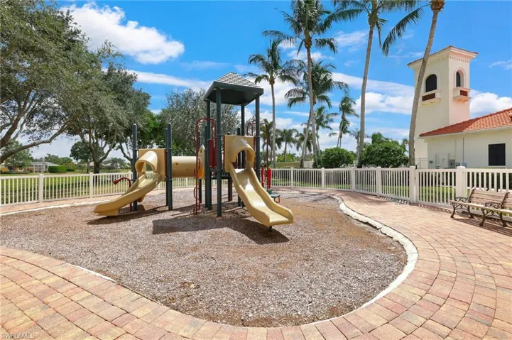 28564  Alessandria  CIR, Bonita Springs, FL 34135