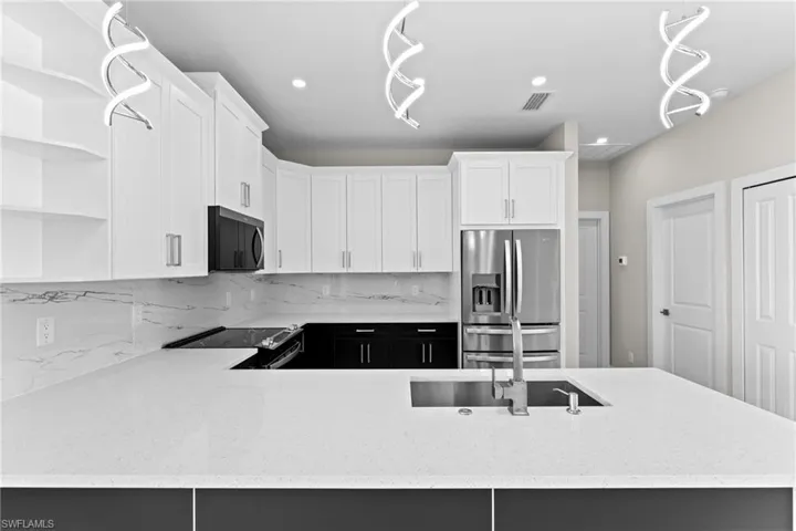 923 Ne 17th Ter, Cape Coral, Florida 33909
