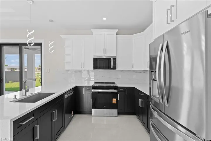 923 Ne 17th Ter, Cape Coral, Florida 33909