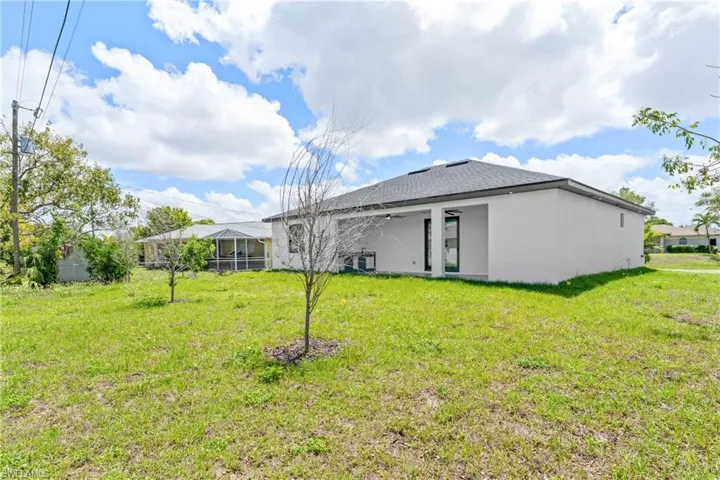 923 Ne 17th Ter, Cape Coral, Florida 33909