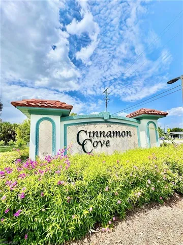 11421  Caravel  CIR, Fort Myers, FL 33908