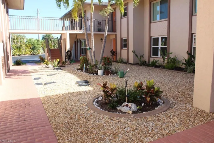 16881 Davis Rd 112, Fort Myers, Florida 33908