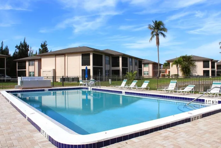 16881 Davis Rd 112, Fort Myers, Florida 33908