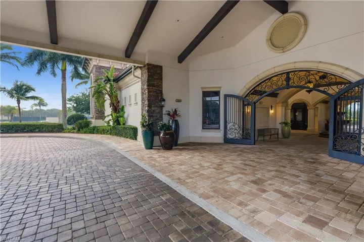 9364 Vercelli Ct, Naples, Florida 34113