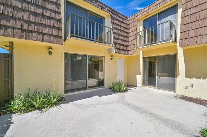 1563 Park Meadows Dr 3, Fort Myers, Florida 33907